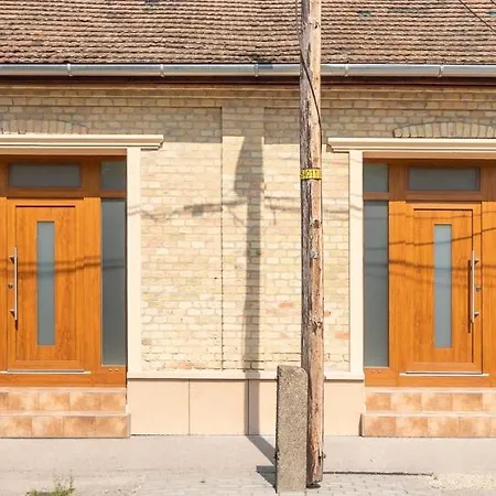 Jegmadar & Fekete Golya Apartmanok Mosonmagyarovar Exterior photo